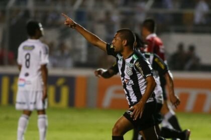 clayton comemora gol do figueirense contra a ponte preta 1447894614549 615x300
