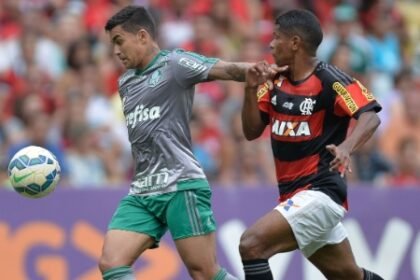 Palmeiras vence e celebra Copa do Brasil em despedida melancólica do Fla - 06/12/2015 26 dudu do palmeiras e marcio araujo do flamengo disputam bola no maracana 1449435141974 615x300