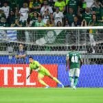 flaco lopez converte gol de penalti para o palmeiras