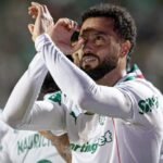 felipe anderson do palmeiras comemora o seu gol na partida de volta entre jacuipense ba e palmeiras