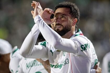 felipe anderson do palmeiras comemora o seu gol na partida de volta entre jacuipense ba e palmeiras